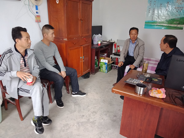 隴運集團公司黨委書記、董事長李寅祥同志深入琵琶鎮(zhèn)寧強村開展幫扶工作