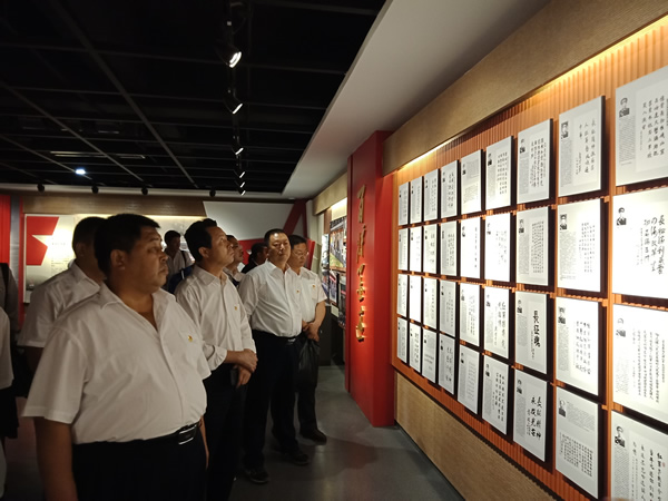 隴運(yùn)集團(tuán)公司黨委開展“不忘初心、牢記使命”紀(jì)念建黨98周年主題黨日活動