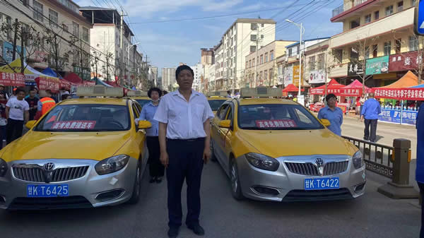 “愛心送考、奉獻社會”---隴運集團在行動