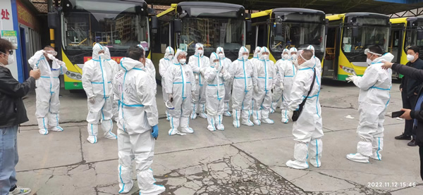 隴運(yùn)集團(tuán)公司“點對點”愛心直通車護(hù)送返鄉(xiāng)人員平安回家