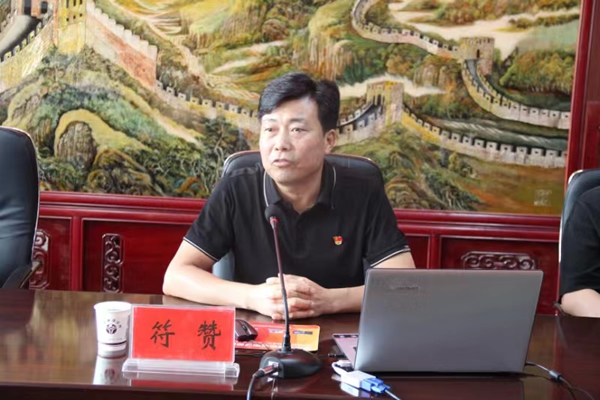 市政府國資委黨委委員、副主任符贊到隴運(yùn)集團(tuán)公司開展講授 黨紀(jì)學(xué)習(xí)教育專題 黨課暨“七一”慰問活動(dòng)