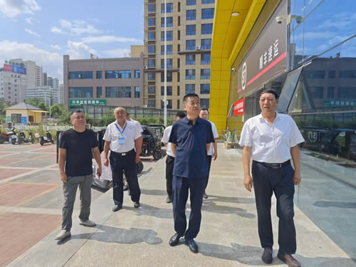 黨委書記、董事長(zhǎng)張宏偉在成縣片單位開(kāi)展工作調(diào)研