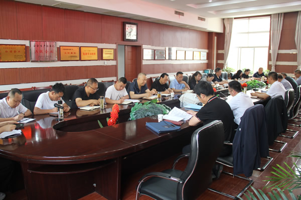 隴運(yùn)集團(tuán)公司召開黨委理論學(xué)習(xí)中心組集中學(xué)習(xí)暨黨委（擴(kuò)大）會(huì)議