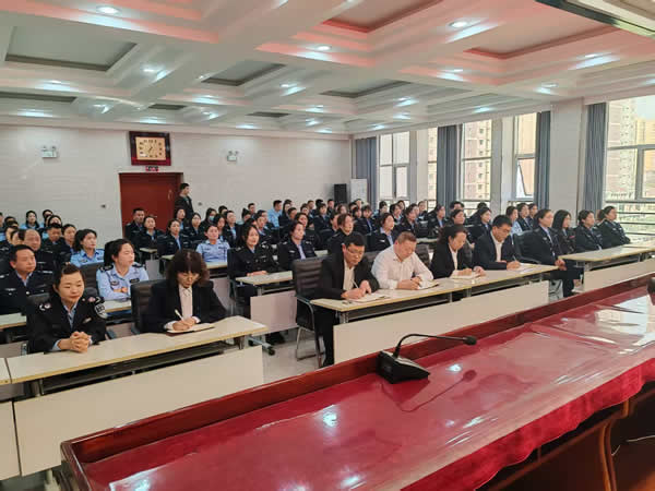 隴運(yùn)集團(tuán)武都公交公司舉辦駕駛員綜合能力提升培訓(xùn)班開(kāi)班儀式